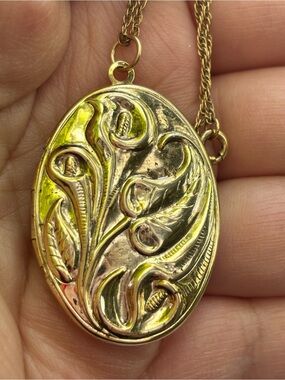Vintage Gold Tone Floral Locket Necklace 12K GF Chain Romantic Victorian
